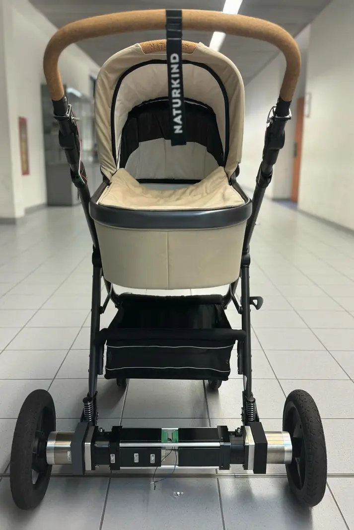  Nanotec motors on the BuddyBuggy smart stroller – powerful drive system for enhanced safety and comfort.